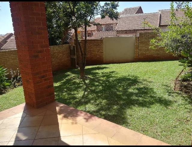 2 BEDROOM PROPERTY TO RENT IN MOOIKLOOF RIDGE ESTATE